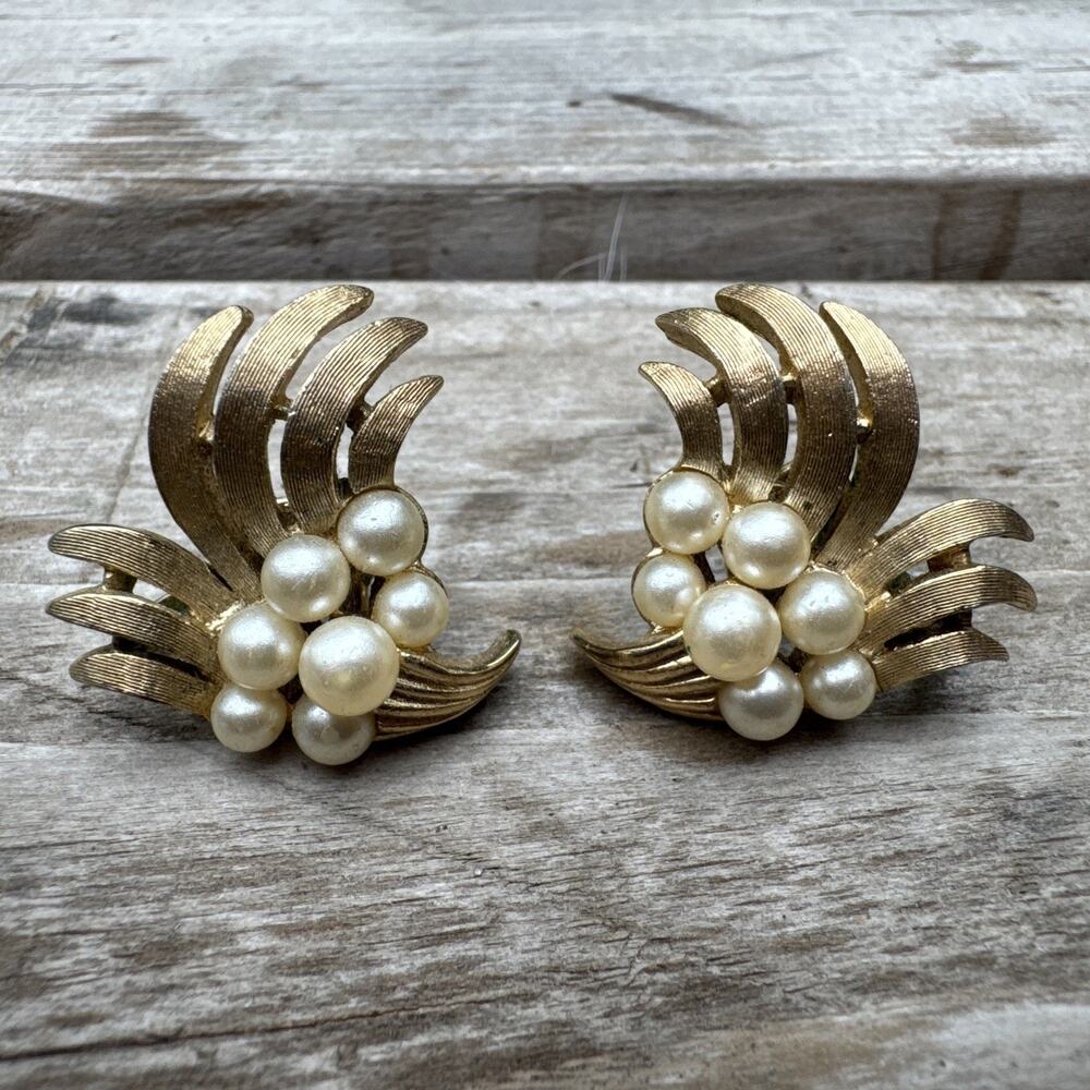 Vintage Crown Trifari Faux Pearl Leafy Vintage Clip On Earrings Gold Plated
